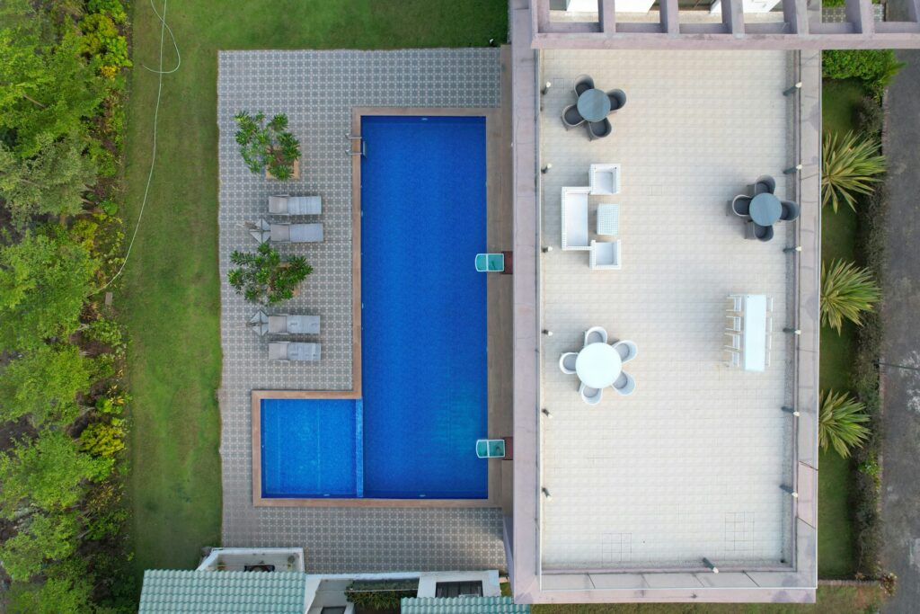 Pool Installer